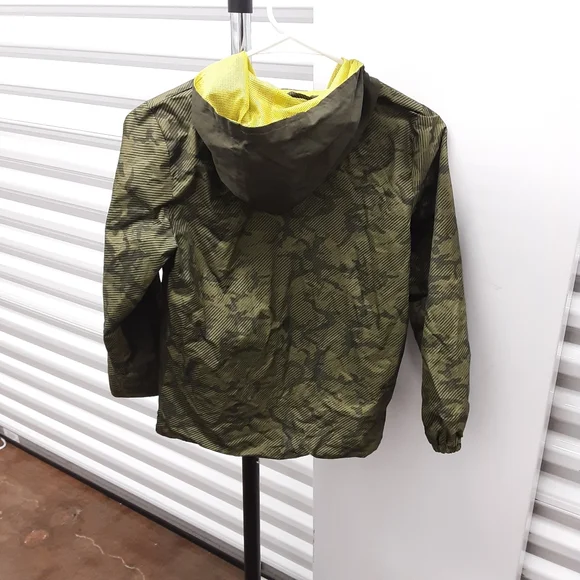 Kids Camouflage Jacket with Yellow Accents By Xtreme Size 10 12 - Picture 2 of 3